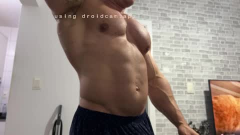 couplemuscle40 online show from April 15, 2026, 2:40 am