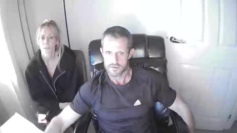 Snapshot of coupleplaycaddie chatting on October 19, 2025, 4:07 pm coupleplaycaddie online show from October 19, 2025, 4:07 pm