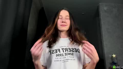 Snapshot of courtney_luv chatting on January 6, 2026, 2:10 pm Im Courtney Nice to meet youFollow meInstagram courtneyluv778 online show from January 6, 2026, 2:10 pm