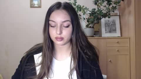 Snapshot of courtney_lux chatting on January 16, 2025, 6:16 pm Courtney online show from January 16, 2025, 6:16 pm