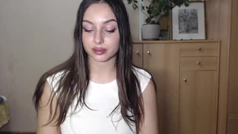 Snapshot of courtney_lux chatting on January 17, 2025, 5:51 pm Courtney online show from January 17, 2025, 5:51 pm