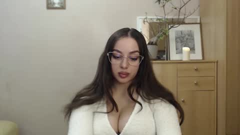 Snapshot of courtney_lux chatting on March 2, 2025, 3:27 pm Courtney online show from March 2, 2025, 3:27 pm