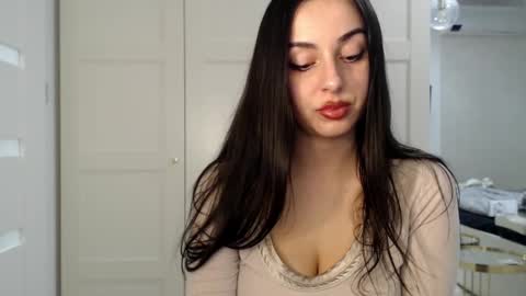 Courtney online show from December 16, 2025, 3:17 pm