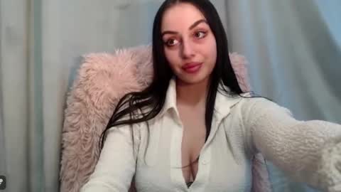 Snapshot of courtney_lux chatting on February 4, 2026, 2:56 pm Courtney online show from February 4, 2026, 2:56 pm