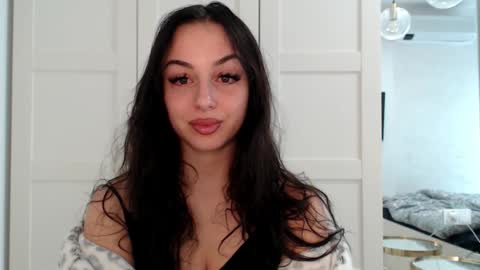 Snapshot of courtney_lux chatting on February 19, 2026, 7:59 am Courtney online show from February 19, 2026, 7:59 am