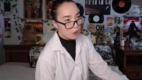 Yuna online show from November 7, 2025, 8:20 pm