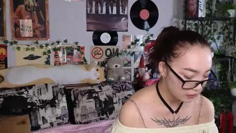 Snapshot of coventinahazleton chatting on November 13, 2025, 8:19 pm Yuna online show from November 13, 2025, 8:19 pm