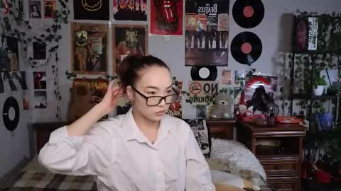 Snapshot of coventinahazleton chatting on November 16, 2025, 7:30 pm Yuna online show from November 16, 2025, 7:30 pm