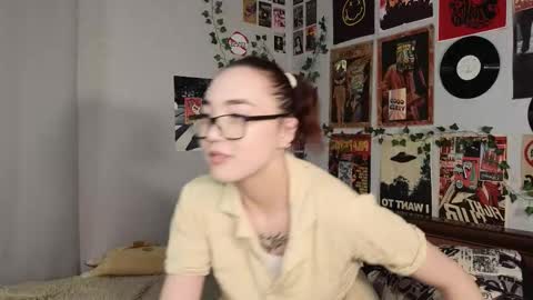 Snapshot of coventinahazleton chatting on November 21, 2025, 8:29 pm Yuna online show from November 21, 2025, 8:29 pm