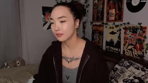 Snapshot of coventinahazleton chatting on November 29, 2025, 8:23 pm Yuna online show from November 29, 2025, 8:23 pm