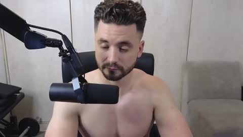 Snapshot of cowboylean chatting on October 31, 2025, 4:35 am cbl online show from October 31, 2025, 4:35 am