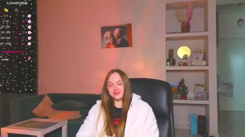 Snapshot of cravelucy chatting on January 14, 2026, 5:40 pm lucy online show from January 14, 2026, 5:40 pm