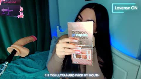 Snapshot of crazy__berry chatting on December 21, 2025, 7:15 am Eva online show from December 21, 2025, 7:15 am