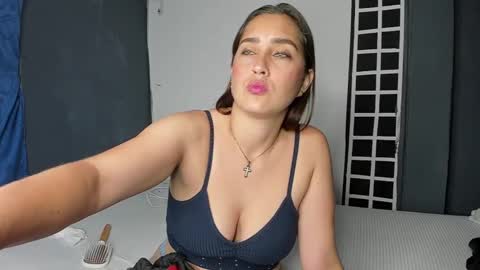 Snapshot of crazy_acouple_donpillo chatting on February 23, 2025, 8:33 pm crazy_acouple_donpillo online show from February 23, 2025, 8:33 pm
