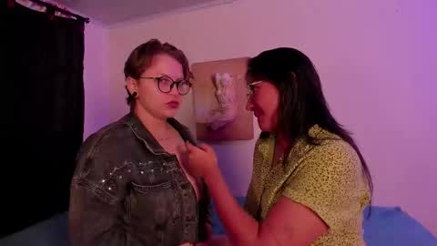 Lexie  Rose  online show from December 1, 2025, 3:44 am