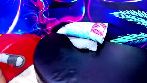 Snapshot of crazy_sexvip chatting on February 10, 2026, 3:32 am - Girl ZOE and Boy Cain online show from February 10, 2026, 3:32 am