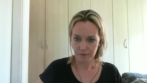 Snapshot of crazyanny chatting on December 19, 2024, 10:56 am Anny online show from December 19, 2024, 10:56 am
