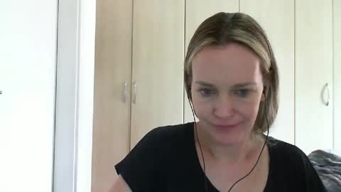Snapshot of crazyanny chatting on December 23, 2024, 11:57 am Anny online show from December 23, 2024, 11:57 am