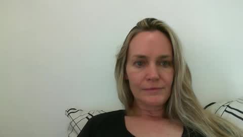 Snapshot of crazyanny chatting on December 23, 2024, 6:48 pm Anny online show from December 23, 2024, 6:48 pm