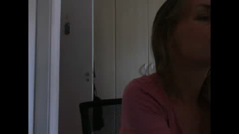 Snapshot of crazyanny chatting on December 28, 2024, 2:10 pm Anny online show from December 28, 2024, 2:10 pm