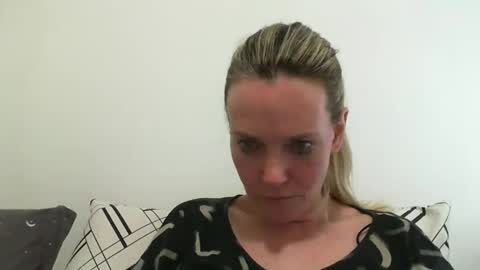Snapshot of crazyanny chatting on December 29, 2024, 12:52 am Anny online show from December 29, 2024, 12:52 am