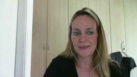 Snapshot of crazyanny chatting on January 13, 2025, 8:58 pm Anny online show from January 13, 2025, 8:58 pm