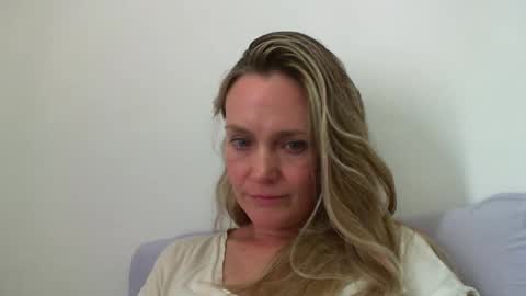 Snapshot of crazyanny chatting on January 17, 2025, 3:11 pm Anny online show from January 17, 2025, 3:11 pm