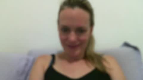 Snapshot of crazyanny chatting on January 19, 2025, 1:32 am Anny online show from January 19, 2025, 1:32 am