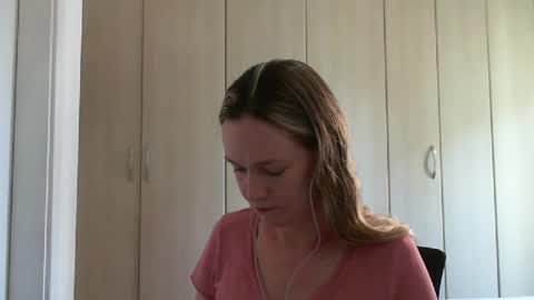 Snapshot of crazyanny chatting on January 24, 2025, 10:53 am Anny online show from January 24, 2025, 10:53 am