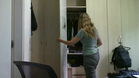 Snapshot of crazyanny chatting on January 29, 2025, 2:10 pm Anny online show from January 29, 2025, 2:10 pm