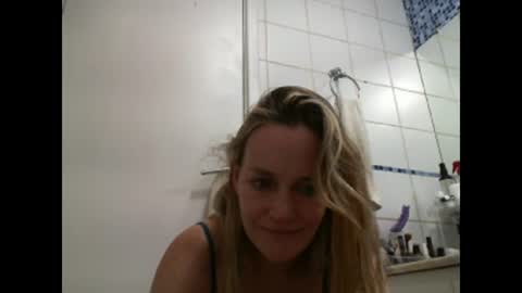 Snapshot of crazyanny chatting on January 30, 2025, 7:15 pm Anny online show from January 30, 2025, 7:15 pm