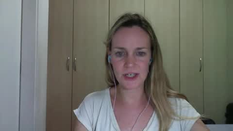 Snapshot of crazyanny chatting on January 31, 2025, 8:01 pm Anny online show from January 31, 2025, 8:01 pm