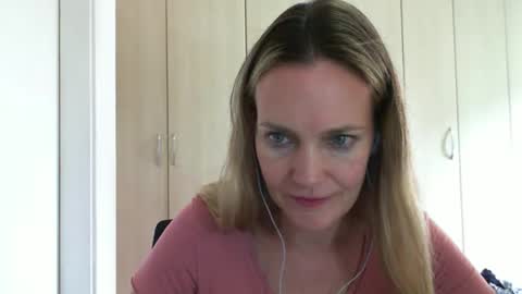 Snapshot of crazyanny chatting on February 13, 2025, 10:55 am Anny online show from February 13, 2025, 10:55 am