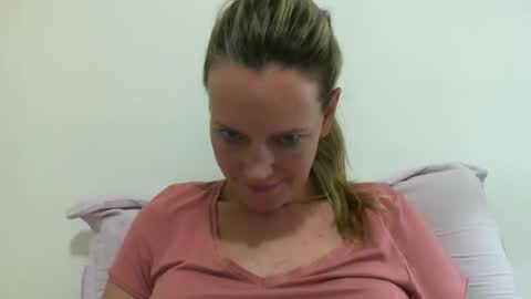 Snapshot of crazyanny chatting on February 13, 2025, 9:49 pm Anny online show from February 13, 2025, 9:49 pm