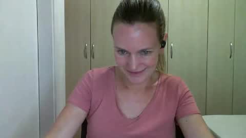 Snapshot of crazyanny chatting on March 11, 2025, 9:15 pm Anny online show from March 11, 2025, 9:15 pm