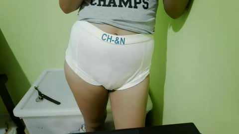 crazychicks4u online show from November 15, 2025, 2:35 pm