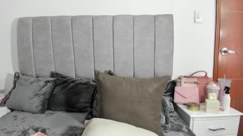 LAURA online show from October 10, 2025, 8:41 pm