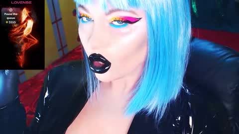 Snapshot of crazypinkyball chatting on February 8, 2026, 2:42 pm Roxy online show from February 8, 2026, 2:42 pm