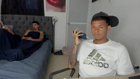 crazzy_master1 online show from April 6, 2026, 9:27 pm