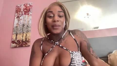 Snapshot of creame_sensation chatting on February 2, 2025, 5:26 pm PHANTOMTARGARYENXXX online show from February 2, 2025, 5:26 pm