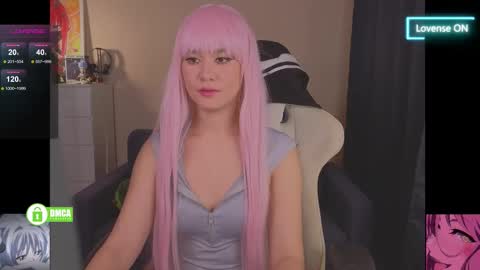 Snapshot of creammeow chatting on December 17, 2025, 2:28 am Alina online show from December 17, 2025, 2:28 am