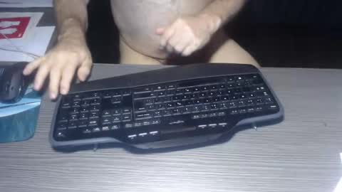 Creamormilk online show from October 22, 2025, 9:20 am