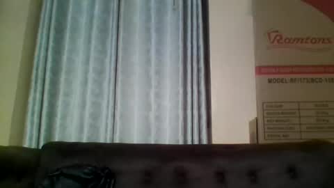 creamyhub online show from March 7, 2025, 4:22 pm