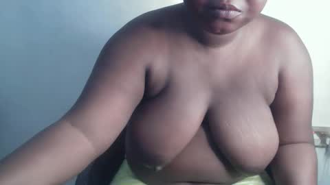 Snapshot of creamyposh1 chatting on January 7, 2026, 5:15 pm creamyposh1 online show from January 7, 2026, 5:15 pm