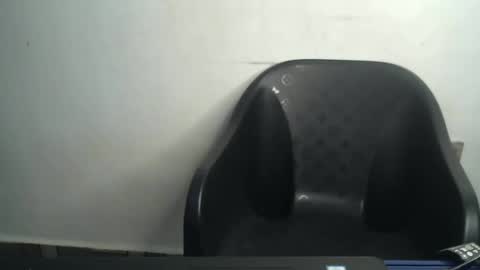 Snapshot of creamyposh1 chatting on January 14, 2026, 5:51 pm creamyposh1 online show from January 14, 2026, 5:51 pm