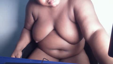 Snapshot of creamyposh1 chatting on February 3, 2026, 6:35 pm creamyposh1 online show from February 3, 2026, 6:35 pm