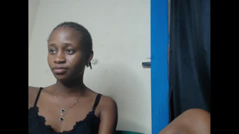 Snapshot of creamyxmuffin chatting on March 1, 2025, 9:59 pm creamyxmuffin online show from March 1, 2025, 9:59 pm