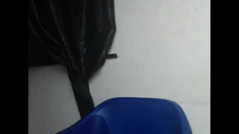 Snapshot of creamyxmuffin chatting on March 7, 2025, 8:33 pm creamyxmuffin online show from March 7, 2025, 8:33 pm
