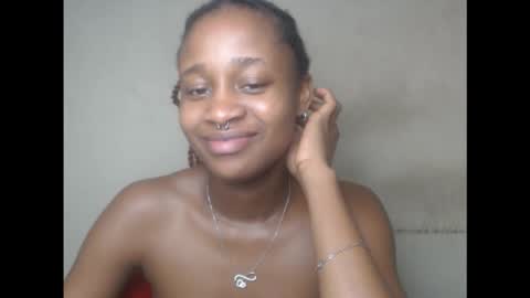 Snapshot of creamyxmuffin chatting on September 12, 2025, 8:14 am creamyxmuffin online show from September 12, 2025, 8:14 am
