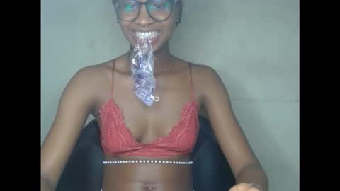 Snapshot of creamyxmuffin chatting on September 21, 2025, 8:10 pm creamyxmuffin online show from September 21, 2025, 8:10 pm